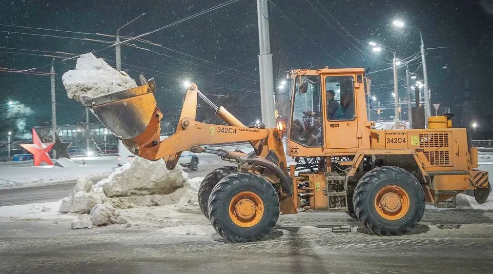 С улиц Брянска за выходные вывезли более 5 800 тонн снега