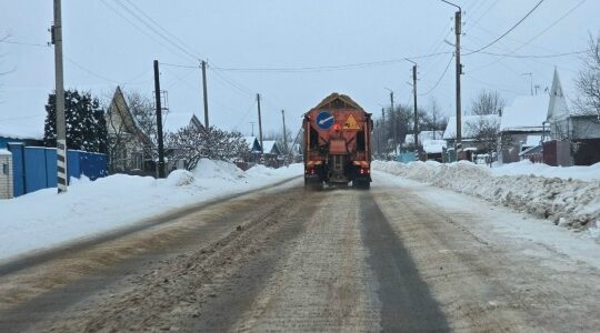 На Брянщине продолжаются работы по уборке снега