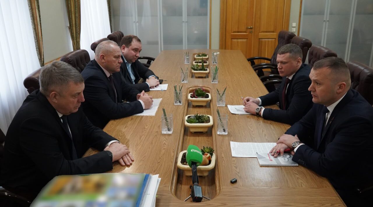 Губернатор Александр Богомаз встретился с руководителями ОАО «Гомсельмаш» и АО «Брянсксельмаш»