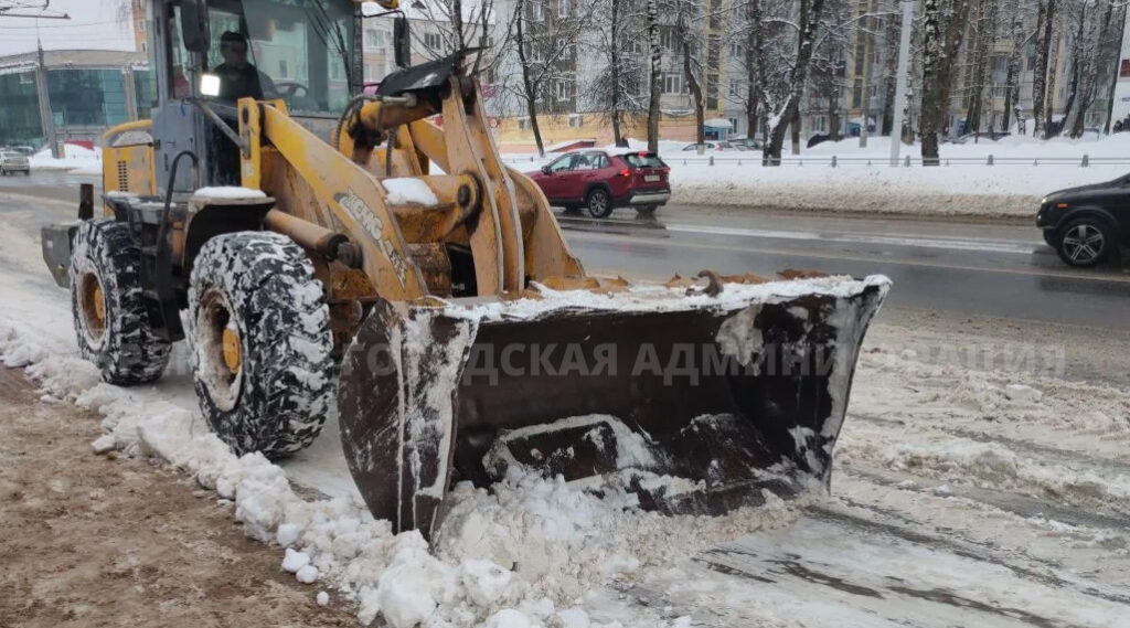 В Брянске задействовано 75 специализированных машин для уборки снега
