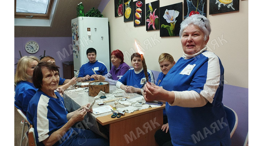 Серебряные волонтеры из Новозыбкова изготавливают долгогорящие спички