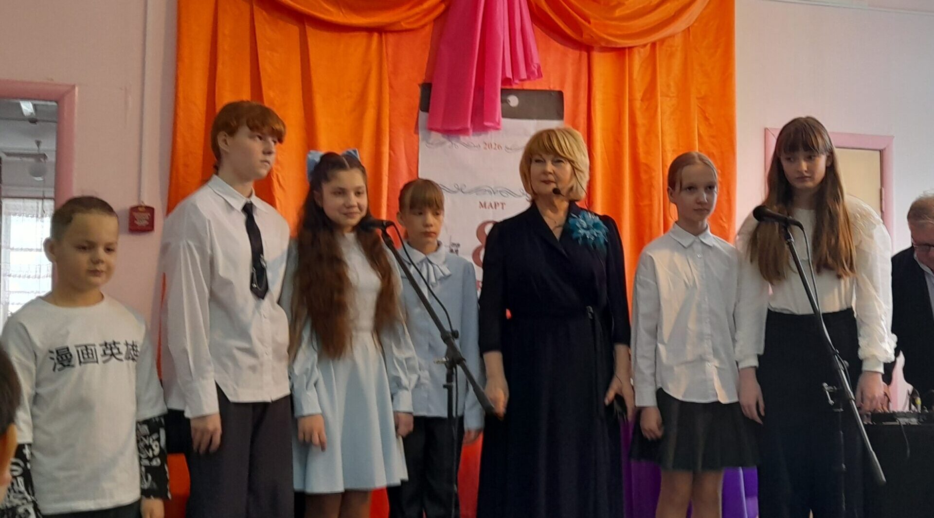 Праздник нежности и красоты: 8 марта