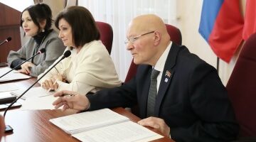 Депутаты Брянской облдумы обсудили меры социальной поддержки для семей с детьми