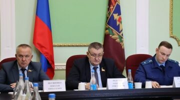 Брянские депутаты обсудили меры по развитию отраслей и технической модернизации АПК