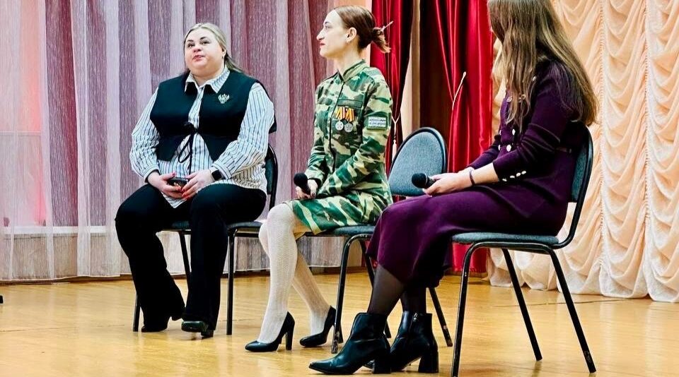 В брянском Глинищево состоялась встреча с ветераном СВО Юлией Сидоренок