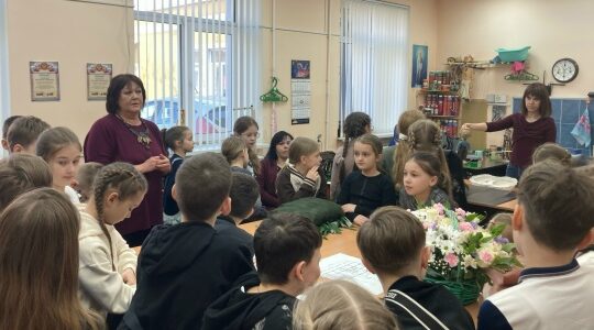 Учащимся брянской гимназии №1 рассказали о процессе создания спектаклей