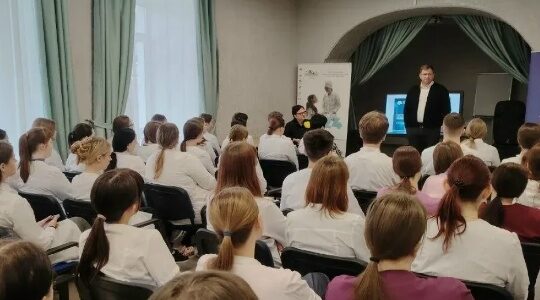 Брянским студентам-медикам рассказали о новых перспективах профессионального образования