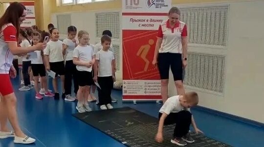 Брянские школьники сдают нормы ГТО