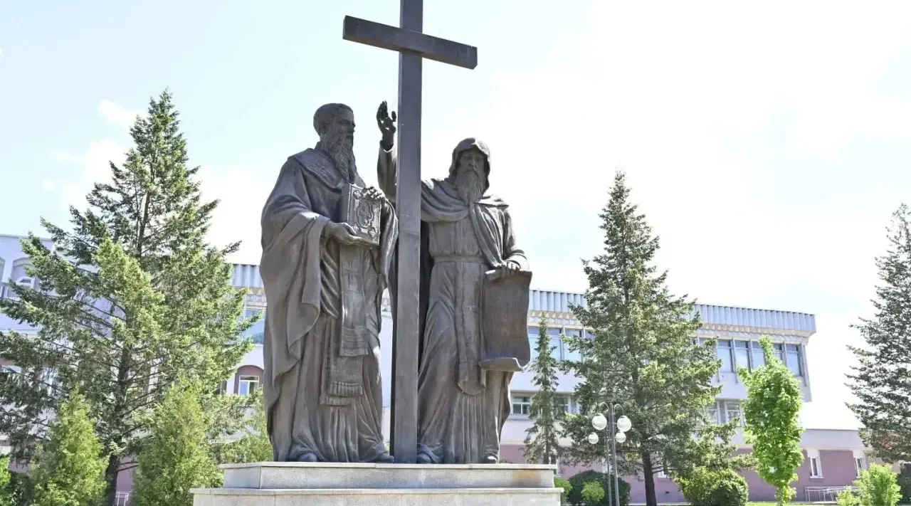 Врио губернатора Егор Ковальчук поздравил брянцев с Днем славянской письменности и культуры