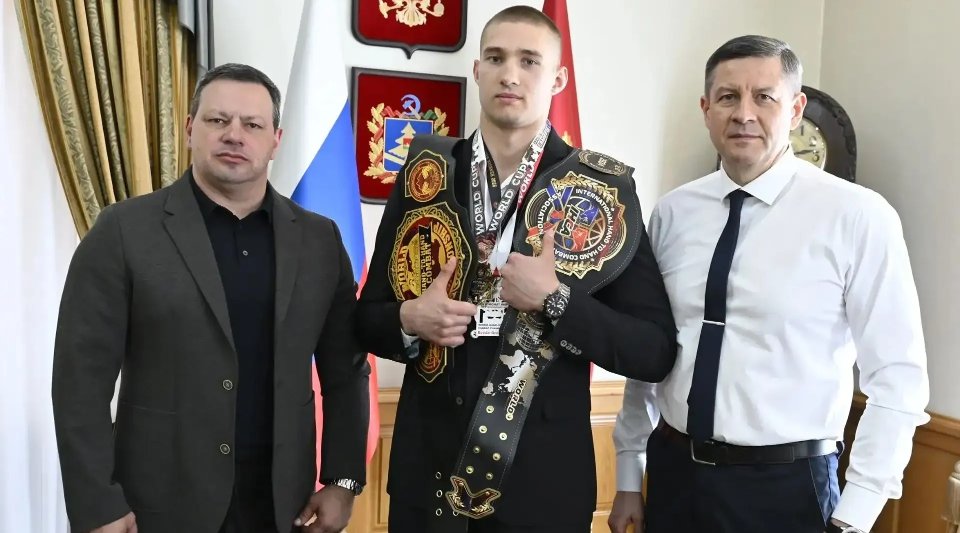 Егор Ковальчук поздравил брянского спортсмена Александра Горохова с победой на чемпионате мира