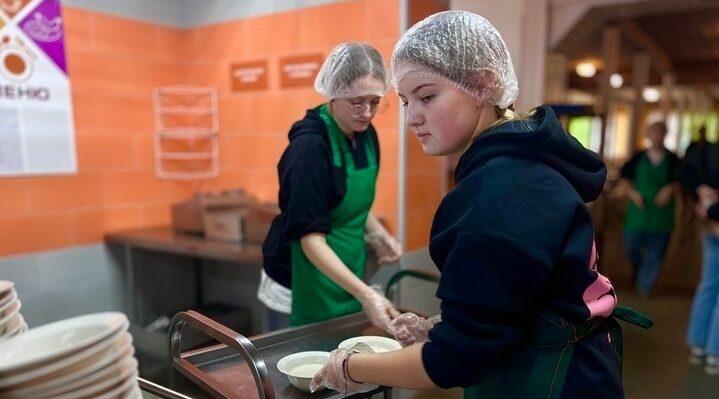 В детском оздоровительном комплексе «Лесной» стартовала профильная смена «Трудовой десант Брянщины»