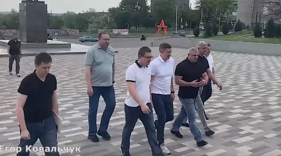 Егор Ковальчук проинспектировал восстановление инфраструктуры подшефной Брянки