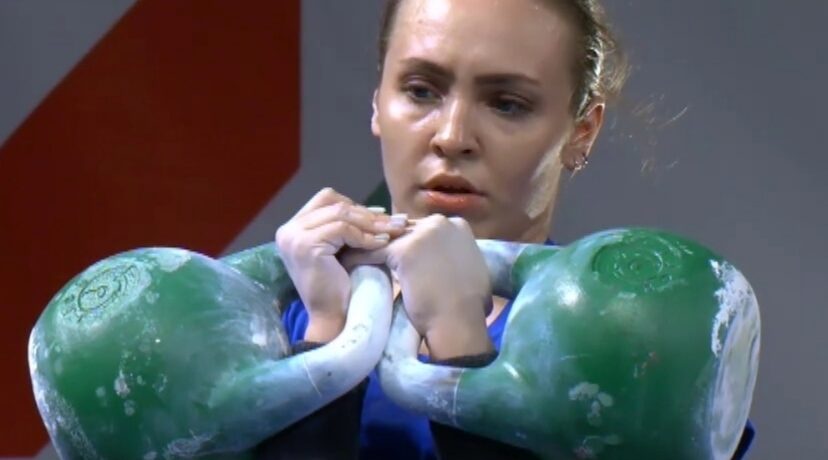 Брянская спортсменка завоевала бронзу чемпионата России по гиревому спорту