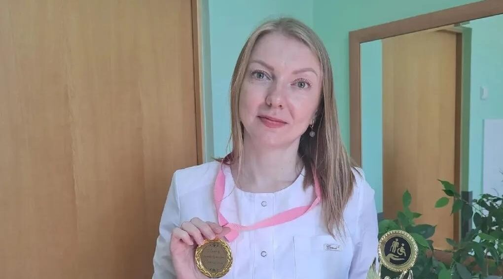 Врач-невролог Брянской городской больницы № 1 Марина Агафонова удостоена награды «Лучший наставник»
