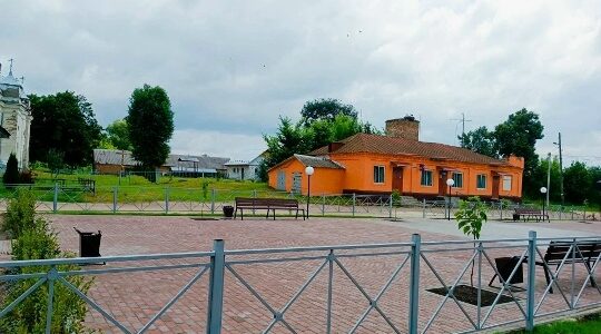 В клинцовском селе Великая Топаль благоустроили площадь «Связь поколений»
