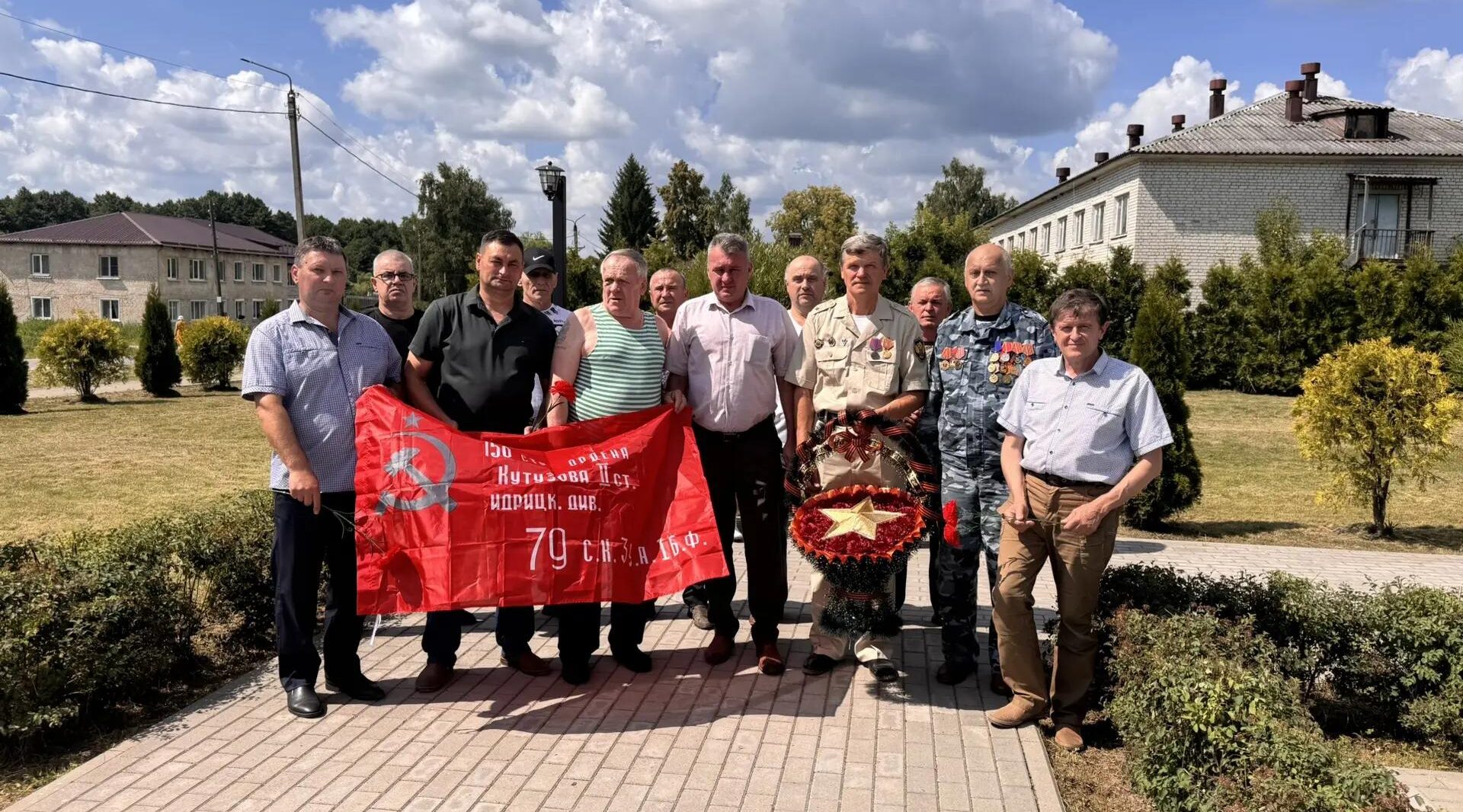 В Рогнедино почтили память защитников Отечества: митинг ко Дню ветеранов боевых действий