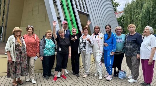 В Брянском парке «Юность» прошла утренняя гигиеническая гимнастика .
