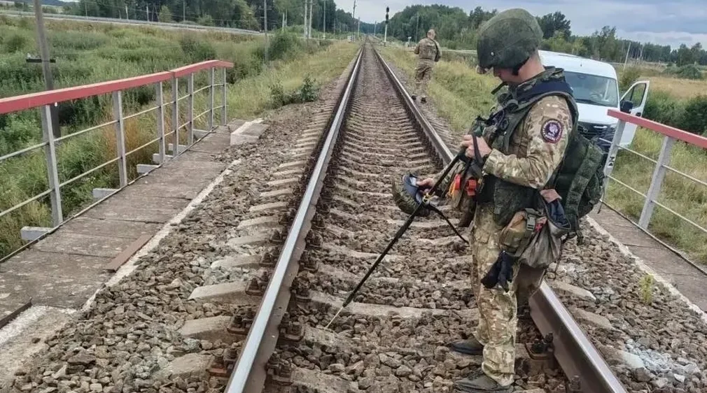 Саперы отряда «БАРС – Брянск» обезвреживают мины, сброшенные с вражеских дронов