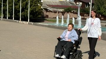 Брянские волонтеры помогают людям с ограниченными возможностями принять участие в голосовании
