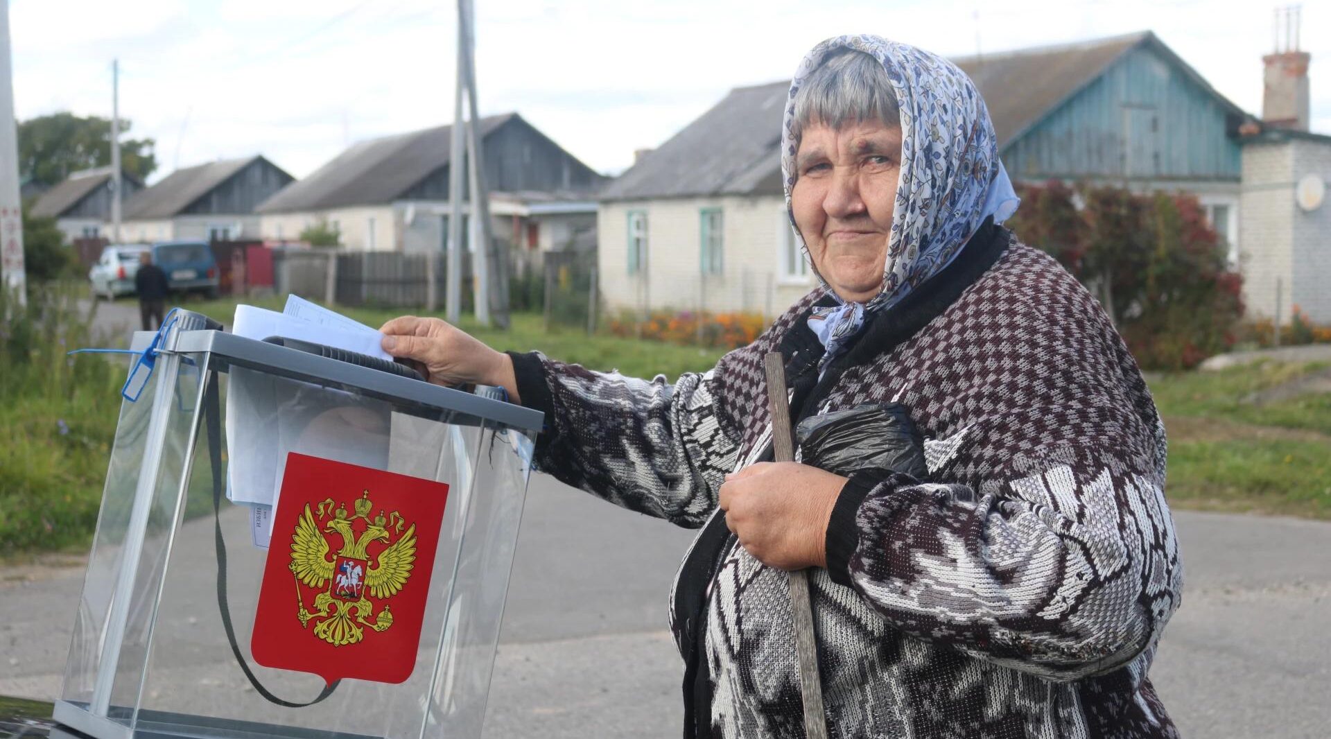 Рогнединцы голосуют на дому