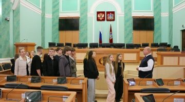 Ученики навлинской гимназии №1 посетили Брянскую областную Думу