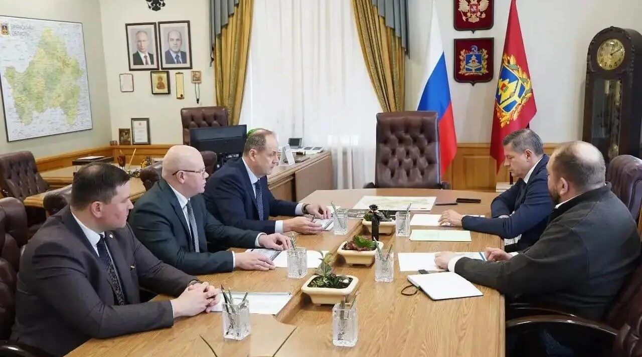 Брянский губернатор провел встречу с гендиректором «Газпром трансгаз Москва» Александром Бабаковым