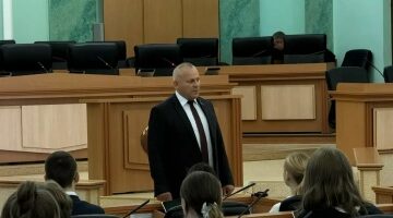 Брянские школьники посетили областную Думу и сыродельный завод